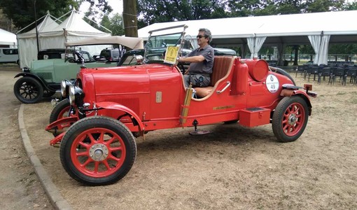 Auto storiche in mostra a Piazza d'Armi