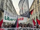 Manifestazione di solidarietà nella serata di ieri a Torino