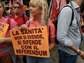 Corteo a sostegno del referendum per la Sanità Pubblica