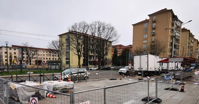 Il mercato di corso Spezia in affanno, la 8: “Dopo 20 anni serve un restyling” Il mercato di corso Spezia in affanno, la 8: “Dopo 20 anni serve un restyling”