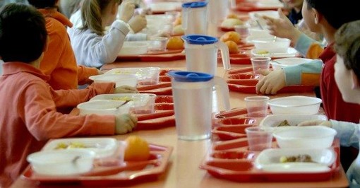 Nelle elementari di San Mauro pranzi in mensa già al suono delle prime campanelle