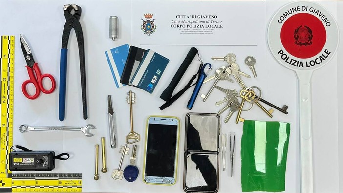 Speronano i vigili dopo il colpo fallito, fermati a Giaveno due truffatori seriali Speronano i vigili dopo il colpo fallito, fermati a Giaveno due truffatori seriali