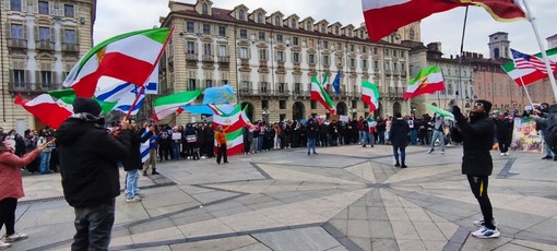 Foto d'archivio di una manifestazione contro il regime di Teheran Foto d'archivio di una manifestazione contro il regime di Teheran