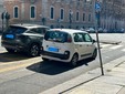 Mezzi lasciati sulle piste ciclabili di Torino