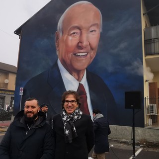 Il murale di Nichelino dedicato a Piero Angela Il murale di Nichelino dedicato a Piero Angela