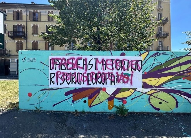 Da "Belfast" a "fasci me..e", vandalizzate le opere di Murarte in corso Venezia Da "Belfast" a "fasci me..e", vandalizzate le opere di Murarte in corso Venezia