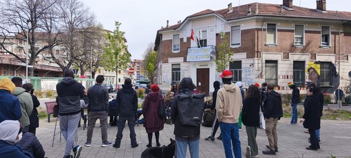 Più di 70 associazioni torinesi chiedono di regolarizzare il Neruda