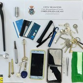 Speronano i vigili dopo il colpo fallito, fermati a Giaveno due truffatori seriali