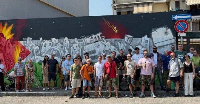 Nichelino, pulito e restituito a nuova vita il murale della pace vandalizzato