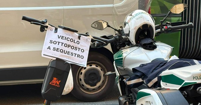 Scatta il giro di vite con le nuove regole sui monopattini Scatta il giro di vite con le nuove regole sui monopattini