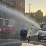 Il momento di maggior tensione in via Sempione Il momento di maggior tensione in via Sempione