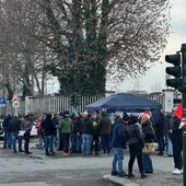 Presidio davanti alla Porta 2 di Mirafiori questa mattina