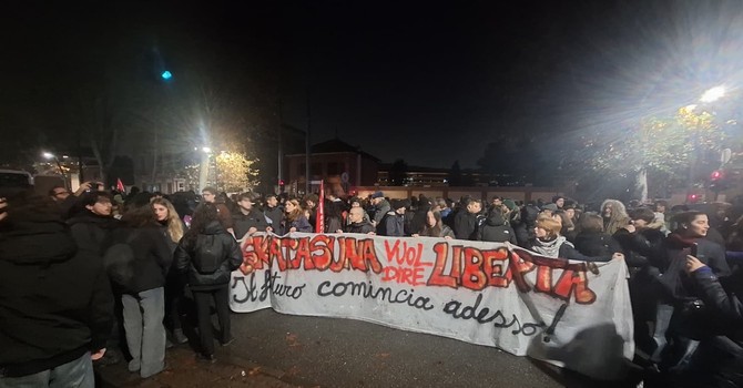 Askatasuna sotto sequestro, la piazza risponde con accuse al governo e al sindaco Askatasuna sotto sequestro, la piazza risponde con accuse al governo e al sindaco