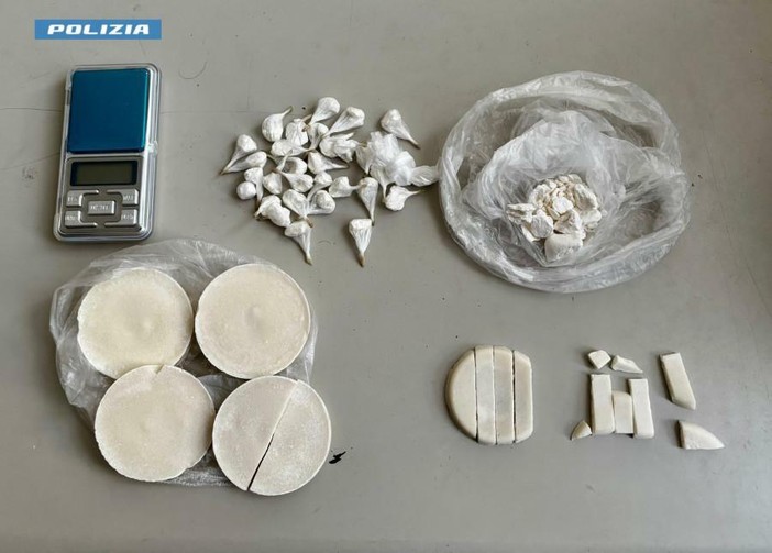 Market del crack in Corso Grosseto: arrestato un quarantenne