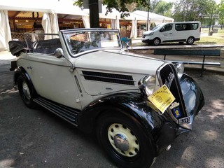 Auto storiche in mostra a Piazza d'Armi Auto storiche in mostra a Piazza d'Armi