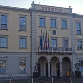 Una immagine del palazzo comunale di Nichelino