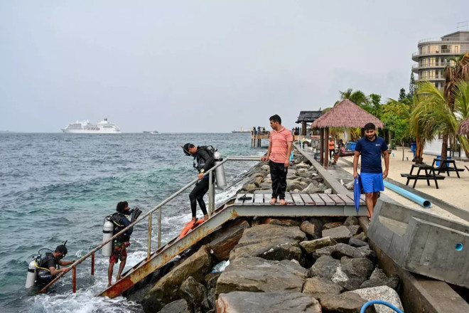 Recuperati i corpi dei sub morti alle Maldive [foto: AdnKronos]