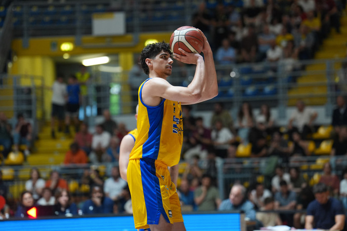 Basket, la Reale Mutua Torino conferma Matteo Ghirlanda