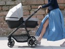 Il piccolo si trovava a bordo di un passeggino sfuggito al controllo della nonna Il piccolo si trovava a bordo di un passeggino sfuggito al controllo della nonna