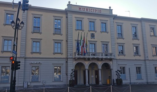 Una immagine del palazzo comunale di Nichelino