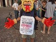 Manifestazione di solidarietà nella serata di ieri a Torino
