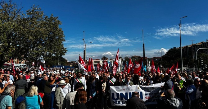 Sindaci, forze politiche e sindacati "Uniti per la metro" Sindaci, forze politiche e sindacati "Uniti per la metro"