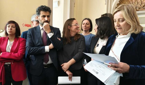 Caso Chiorino, minoranza contro Cirio: "Scappa dal confronto. Non leggerezza, ma rapporti con famiglia vicino mafia" Caso Chiorino, minoranza contro Cirio: "Scappa dal confronto. Non leggerezza, ma rapporti con famiglia vicino mafia"