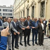 Taglio del nastro per la nuova biblioteca Umberto Eco