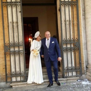 Nozze top secret in Provenza per il Ministro Crosetto: il sì religioso con Gaia Saponaro nel cuore della Provenza