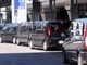 Aggredito e picchiato da un tassista perché conducente di auto a noleggio