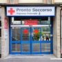 Furgone dei rifiuti contro un palo, operatrice del 118 finisce al Cto Furgone dei rifiuti contro un palo, operatrice del 118 finisce al Cto