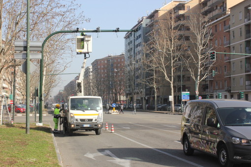 T-red, contro le corse degli automobilisti il giallo si allunga a 5 secondi