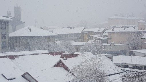 La “perturbazione dell’Immacolata” porta la neve a Torino: attesi fiocchi di neve in città