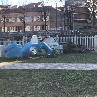 Neve e Glitz abbandonati e ammalorati