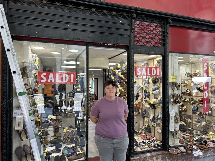 Ancora una spaccata in centro: stavolta nel mirino un negozio di scarpe in via Po