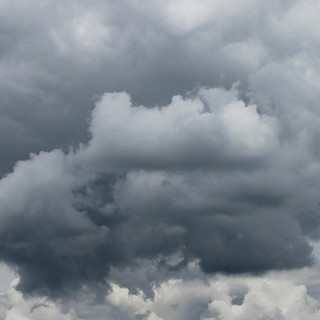 Meteo, l'autunno si fa sentire con cieli grigi e uggiosi