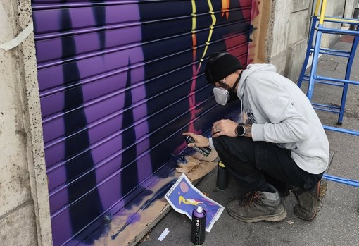 Al via i lavori per le nuove serrande artistiche di via Borgaro