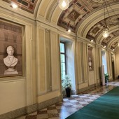 Prefettura, sulla galleria dell’Alfieri vegliano i presidenti del Consiglio dell’800