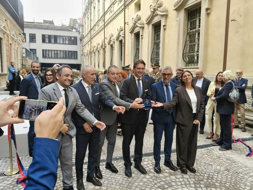 Taglio del nastro per la nuova biblioteca Umberto Eco Taglio del nastro per la nuova biblioteca Umberto Eco