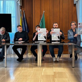 Crack Delgrosso, Nichelino vicina ai lavoratori