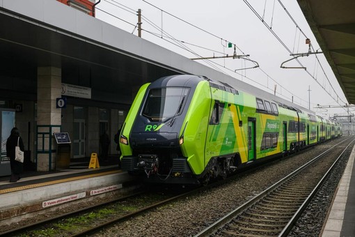 Il nuovo treno elettrico a doppio piano per la linea Torino-Milano