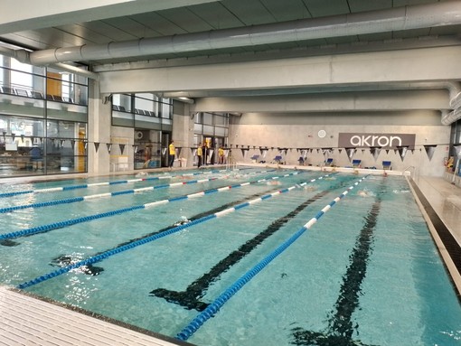 Tra le corsie della piscina comunale di Moncalieri Tra le corsie della piscina comunale di Moncalieri