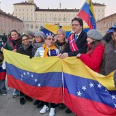 Manifestazione pro Venezuela in piazza Castello