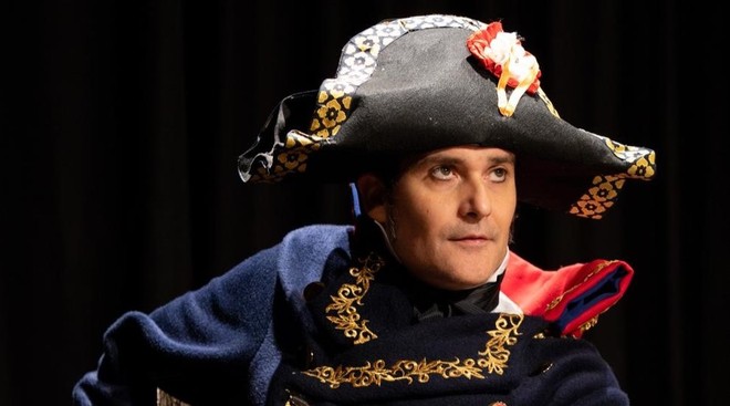 La compagnia Salti in Bocca rilegge la commedia di Bernard Shaw ‘L’Uomo del Destino -Le carte di Napoleone’