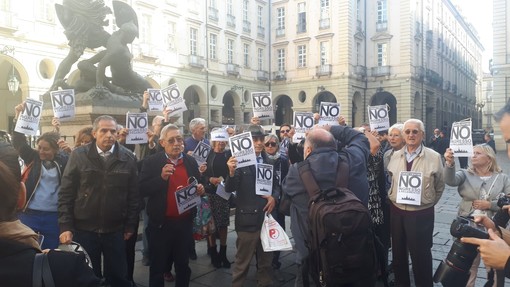 Flash mob di protesta contro la nuova Ztl per le vie del centro di Torino: il 18 marzo protesta sotto il Comune