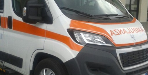 La bimba ha fretta di nascere: la mamma partorisce in ambulanza La bimba ha fretta di nascere: la mamma partorisce in ambulanza