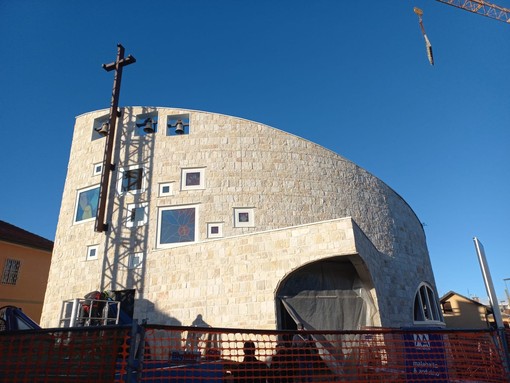 La nuova chiesa Mater Amabilis di La Loggia