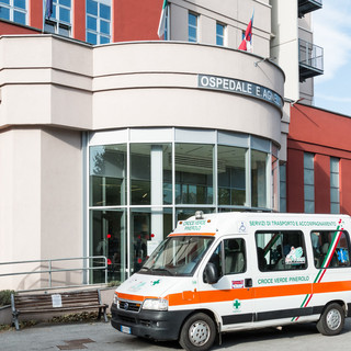 L'ingresso dell'ospedale Agnelli di Pinerolo L'ingresso dell'ospedale Agnelli di Pinerolo