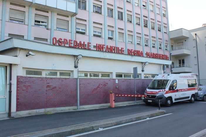 L'ingresso dell'ospedale Infantile Regina Margherita L'ingresso dell'ospedale Infantile Regina Margherita
