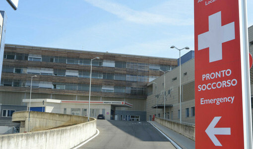 L'uomo è stato ricoverato in ospedale